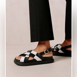 ALOHAS Marshmallow Scacchi Leather Sandals